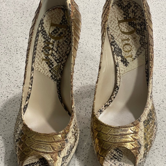 Dior heels with platform. - Picture 2 of 3